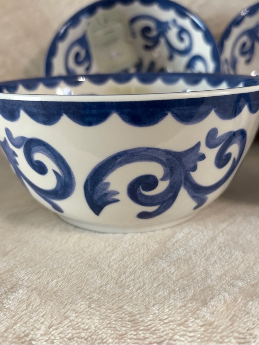 NWT Artisan de Luxe Home Blue Rose Scroll Melamine Bowls Set of 4 - Picture 4 of 7